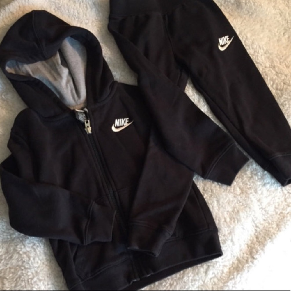 Black  Nike Sweat Suit
